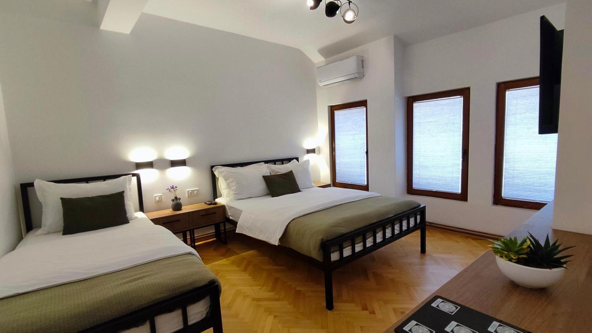 Grand Boutique Hotel Pristina Eksteriør billede